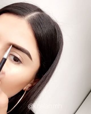 Omg guys, love the #hudabeautydesertdusk palette so much ! ?✨@hudabeauty #shophudabeauty Using @anastasiabeverlyhills #dipbrow in Dark brown #abh Concealer in '02'Lashes: @Eyegalore (coming soon) Highlighter: #3dhighlighterpalette