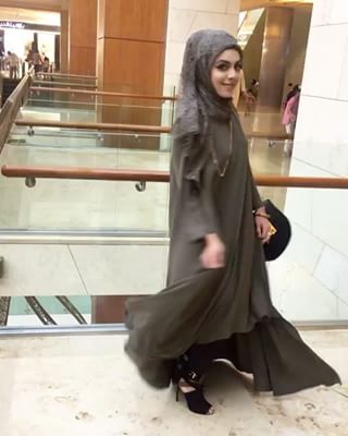 This lovely dress/top thou from @rivafashionme #rivafashion Simple yet chic #boomerang #middleeastfashion  #hijabchic #hijabfab #hijabista @hijabmodern.fh #hijabmodernfh @hijabfashion #hijabfashion #hijabfashioninspiration @hijab_fashioninspiration @hijabfab @hijabstyleicon #hijabstyleicon @hijabstyle_lookbook #hijabstyle_lookbook @hijabfashioniconzh @hijabphotoshoot #Hijabphotoshoot #HFinspo #HFUPCLOSE #dubai #bblogger #abudhabi #fashiondiaries #modestfashionista #modestfashion #abudhabifashion #modestfashionblogger #modestfashionpakistan @modestfashionpakistan #pakistanstylelookbook @pakistanstylelookbook #pakistanfashiondiary #uae #uaefashionblogger #pakistanstyleicons @pakistanstylediaries #pakistanstylediaries @pakistanstylelookbook #pakistanstylelookbook @pakistanstyleiconz @pakistanstyleonset #amazingpakistanibeauties @amazingpakistanibeauties