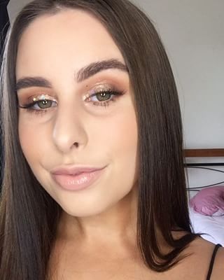 Throwback to more tan and glittery times with @itsinyourdreams Gild Lileth chunky glitter ?