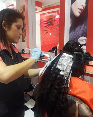 ??? CLIENTA FELIZ ???#altapeluqueriaalpelo #nails #manicura #pedicura #mechas #keratina #botoxcapilar #hairstyle #haircolor #hair #tinte  #uñasacrigel #uñasfrances #unghie #uñasacrilicas #unghieperfette  #clientafeliz #keratinasinformol  #alisado #alisadosprogresivos #pestañaspostizas #mechascalifornianas #makeupprofesional #maquillaje #airbrushmakeup #cortedepelo  #depilacion #degrade #repolarizacion  #altapeluqueriaalpelo