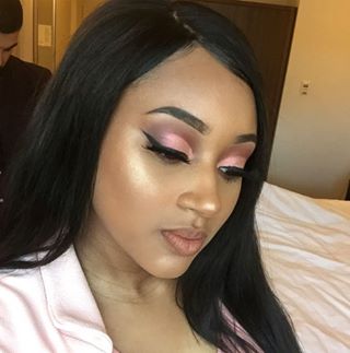 I took these pictures on the selfie camera with my phone so quality isn't as good as normal but ?------------------------------------E y e s @limecrimemakeup Venus palette 'muse', 'Venus' in the crease then 'shell' on the lid @lagirlcosmetics pro concealer to cut the crease @nyxcosmetics @nyxcosmetics_uk matte black liner @unicornlashesuk style 'rebel smoke' B r o w s @maccosmeticsuk fluid brow gel L i p s @lagirlcosmetics Semi automatic lip liner 'true brown' @stilacosmetics Liquid lipstick 'dolce'------------------------------------#makeup #makeuplover #limecrime #venuspalette #nyxcosmetics #morphebrushes #zoevacosmetics #beautybangerz #underratedmuas #featuremuas #new #beautyblogger #makeupinstagram #makeupforblackwomen #makeupformelaningirls #glam #highlightonfleek