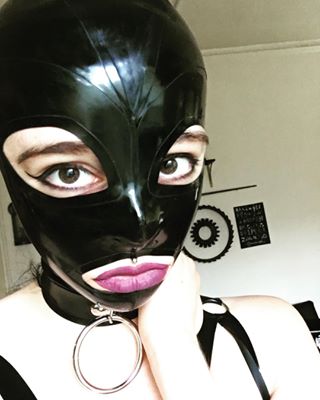 Finally got my #rubber55 hood after a weeklong fiasco of trying to track it down because it was delivered to the wrong address ?but all is well now and I think I look pretty good ? #latex #latexfetish #latexfashion #latexhood #rubber #shiny #gothgirl #biglips #kinkychicks #girlswithpiercings #altgirl #limecrime
