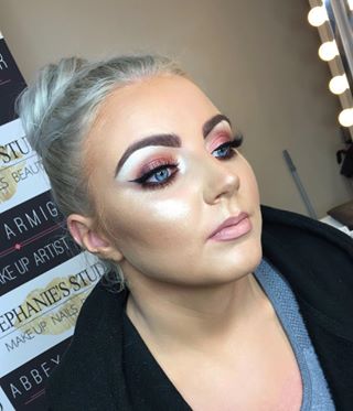 Peach smokey eye with a wing from a 1 - 1 lesson yesterday ✨?For all lesson bookings and enquiries message me ?#AAM-#manchester #manchestermakeupartist #manchestermua #tamesidemakeupartist #tamesidemua #abh #abhbrow #muafinder #undiscoveredmua #makeupinspo #makeuplover #makeup #makeupgeek #mac #nyx #smokeyeye #nudelip #eldorafalseeyelashes #nyxcosmetics_uk #paletteofficial #professionalmakeup #softglam #northwestmakeupartist #cheshiremakeupartist #glow #contour