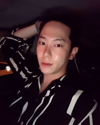 존나 심심하다 놀러들와라?#셀카 #selfie #ootd #동대문 #남성의류 #여성의류 #매장 #오픈 #놀러와 #일상 #선팔 #맞팔 #followme #좋아요