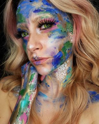 #Repost an old look that fits well for Day 19 of my #ArtfromtheShadows #giveaway ??WATERCOLOR________________??...Here is the Art we created live last night, I LOVE feeling like a painting ??.... it was watercolor/Monet inspired ???......live called it.... °°°|AVISTIQUE|°°°Thought the name fit so well.? Every live we do, we think of something new to stamp my face, this time was - bubble wrap ?_________Details ? @mehronmakeup mixing liquid + gold powder, paradise palette ? @beautybybelinda body paints, white + blue? @nyxcosmetics color mascara Mint Jilup + vivid brights liner Sapphire ? @danessa_myricks Mystery? @officialsnazaroo body paints? @myocosmetics neon blue pigments ? @katvodbeauty Alchemist palette Saphyre ? @exoticlenes Avatar? @shadow_lashes DaliśShadow ________#mehron #mehrongirl #wakeupandmakeup #Shadow_Lashes #makeupartistsworldwide #inssta_makeup #vegas_nay #brian_champagne #norvina #makeupfanatic1 #fiercesociety #makeupjunkie #kilprity #cakefaceconfession #makeup_magazine #phantomofbeauty #universodamaquiagem_oficial #makeupslaves  #meltcosmetics #makeupartistsworldwide #eyeliner #wingedliner #makeup  #motd #anastasiabeverlyhills #mehrongirl