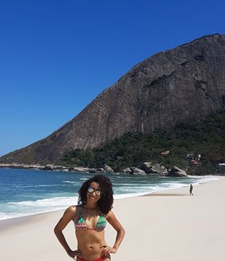 Desejo do dia: estar na praiaRealidade: estudar para a prova#praia #beach #praiaesol #maresol #sun #beachlove #beacheveryday