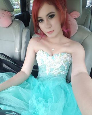 #me #justme #justshare #bridesmaids #bridesmaidgown #princess #redhair #asianfashion #asianstyle #instamakeup #instagown #instalife #instalike