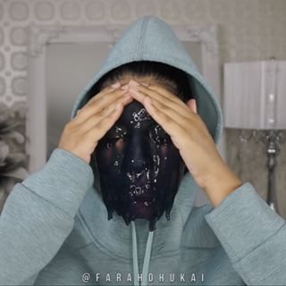 ???$1 ANTIOXIDANT RUBBER MASK??This cold winter air has me and my skin feeling MEH! If your skin is in need of some major antioxidant juicing and youre looking for soft, healthy, juicy, glowy skin.. then this mask is for YOU! Its FUN, CHEAP and it has INCREDIBLE BENEFITS! Perfect for an at home spa day with your besties! TAG A FRIEND YOU’D DO THIS WITH BELOW! ????????Just a side note, this isnt one of those quick fix masks that you can visually see, thats why my before and after isnt drastic BUT LEMME EXPLAIN! its one of those masks that INJECTS your skin with powerful antioxidants and you can FEEL the difference. Unfortunately I cant show feels on the gram (im sure mr zuckerberg is working on that ehehehehe) ???ALL YOU NEED:✅2 cups water - boil✅2 tea bags of BUTTERFLY PEA POWDER - such a BEAUTIFUL BLUE colour, if you want to play around with the colour and make it more fun, add a few drops of lemon juice and watch it transform into a MAGENTA! (i added lemon juice tear drops for fun) ✅2 tbs agar agar -whisk while water is boiling.. once it bubbles like lava its done (you can use leftovers by reheating)⛄️Let cool slightly and apply thick layer to entire face?let it dry completely (takes about 10 minutes)?Peel the mask off from top down or bottom up..i prefer top down but im not tryna tell you how to live your life so do it however you want.. peel it from the side or in pieces. The options are limitless!! ALSO. DONT FEAR! It does not pull on your hair, baby hair, eyebrows, lashes, mustache, etc?MASK COST: $10 for 10 time Use = $1 PER mask!!?WHY YOU NEED TO DO THIS MASK:?✅AGAR AGAR - this is what makes the mask mold to your face shape and it pretty much locks the ingredients into your skin so it forces the goodies into your skin without letting anything evaporate or escape✅BUTTERFLY PEA POWDER - this gorgeous vibrant blue flower is EXTREMELY HIGH in anti-oxidants - protects the skin from free radical damage-is an anti-inflammatory -prevents pre mature aging - SAY NO TO WRINKLES!-leaves your skin with a beautiful glow❤HELP A SIS OUT GIVE THIS VIDEO A LIKE IF YOU ENJOYED IT! ????Disclaimer: Test patch 1st fam