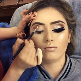 Those eyes! ???@cibelepublio #1minutemakeup #eyes