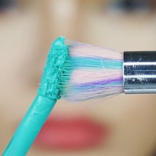 Happy #LaborDay ?Quick video using @shopvioletvoss Nicol Concilio palette @jeffreestarcosmetics breakfast at tiffanys @shopsofiebella lashes @smoldercosmetics X @itsmuaashley lipstickSong - the girl is mine FT destiny's child