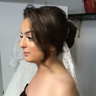 ?@izlakan @glamourbyizla #hair#hairupdos#anastasiabeverlyhills#leylamilani#kykhai#hudabeauty#makeup#glamourbyizla#uppsättning#håruppsättning#waves#wave#hair#hairupdo#weddinghair#wedding#bride#bridehair#bridupdo#bröllop#brud#bruduppsättning#smink#brudsminkning#mounir#salongmounir#izlakan#samerkhouzami#dreamwedding4u#weddingmakeup