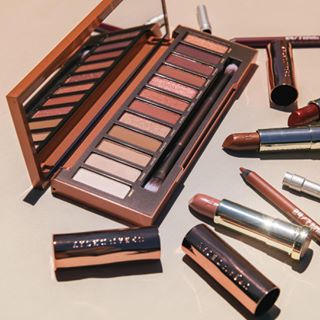 Comin' in HOT on a Monday! ? #NakedHeat #UrbanDecay