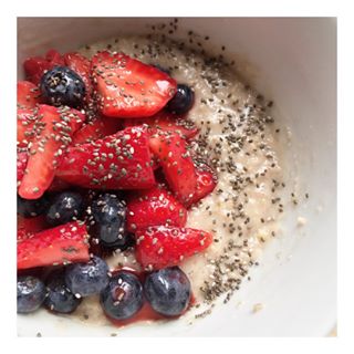 Porridge for breakfast! Cinnamon with fresh fruits on top & a sprinkling of chia seed ? Nothing beats this! So tasty! Exactly what I need to start my day off! Happy Tuesday!..#health #healthy #healthyeating #healthydiet #healthybody #healthyeats #healthyfood #healthyfoodie #healthyfoodshare #eatwell #eathealthy #healthymeals #foodie #foodisfuel #healthylunch #healthycooking #healthyrecipes #foodblogger #foodphotography #fitfam #fitness #fitfoodie #fitnessfood #fitnessblogger #fitnessmotivation #feedfeed #healthyliving #bloggers #hbloggers