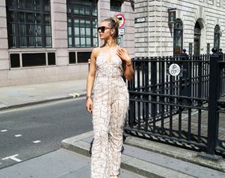 You can never be over dressed or over educated ??♡QUESTION OF THE DAY♡ What is one thing that makes you feel confident? (mine is a pair of high heels!?)♡Lookbook live on the blog today, YouTube video live this week!♡♡♡♡♡♡♡#bloggers #blogging #bloggingtips #blogpromotion #bloggerlife #prrequest  #blog #blogger #pltstyle #goals #ootn #ootd #minimalist #style #fashionblogger #london#inspo #fashion #outfitinspo #flogger #pinterest #photography #love #thebloggershub #thegirlgang #GRLPOWR