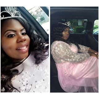 Client Pics? This prom beauty looked so beautiful!!! Thank you again for booking with me.#chicagomakeupartist #makeupartist #mua #prom #prommakeup #blackopal #maccosmetics #lagirlcosmetics #instabeauty #anastasiabeverlyhills #dressyourface #highlightandcontour #makeupforall #makeupforblackwomen #makeupformelaningirls #wakeupandmakeup #makeupmafia #makeupaddict #cutcrease #glitter #motd #hudabeauty #undiscovered_muas #blackgirlmagic #makeupartistworldwide #makeup #prom2017 #weddingmakeup #beautiful #ombre