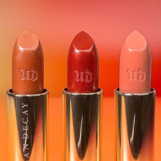 Up close and personal with (left to right), Scorched, Heat, and Fuel: the limited-edition Naked Heat Vice Lipstick shades. ? #NakedHeat #UrbanDecay