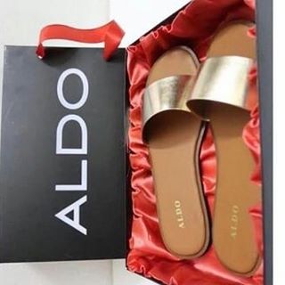 original #huda #beauty #fashion #girls #makeup #makeover #followme #rawalpindi #islamabad #karachi #lahore #multan #faisalabad #quetta #peshawar #highlighter #followback #fashionblogger #fashionaddict #womensfashion #women #gloss #eyeshadow #imported #USA #UK #UAE #products #love#shoes?