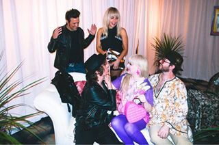 So are we pourin' drinks or what!!???? #joanneWorldTour #CitiField #ladygaga@hoganguitar @dariandarlingnyc @officialtommylondon @breedlovenyc photo by @kydigregorio